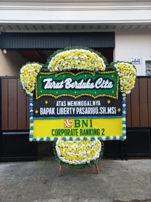Papan Bunga Duka di Tipar