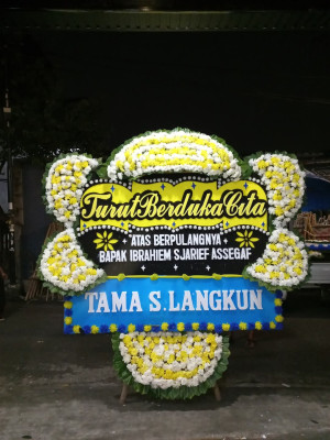 Papan Bunga Duka di Tipar